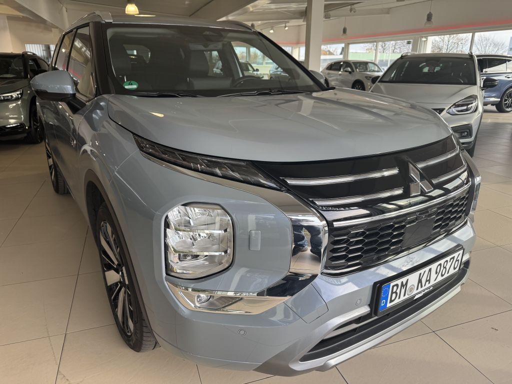 Mitsubishi Outlander 2.4 4WD Plug-In Hybrid Top