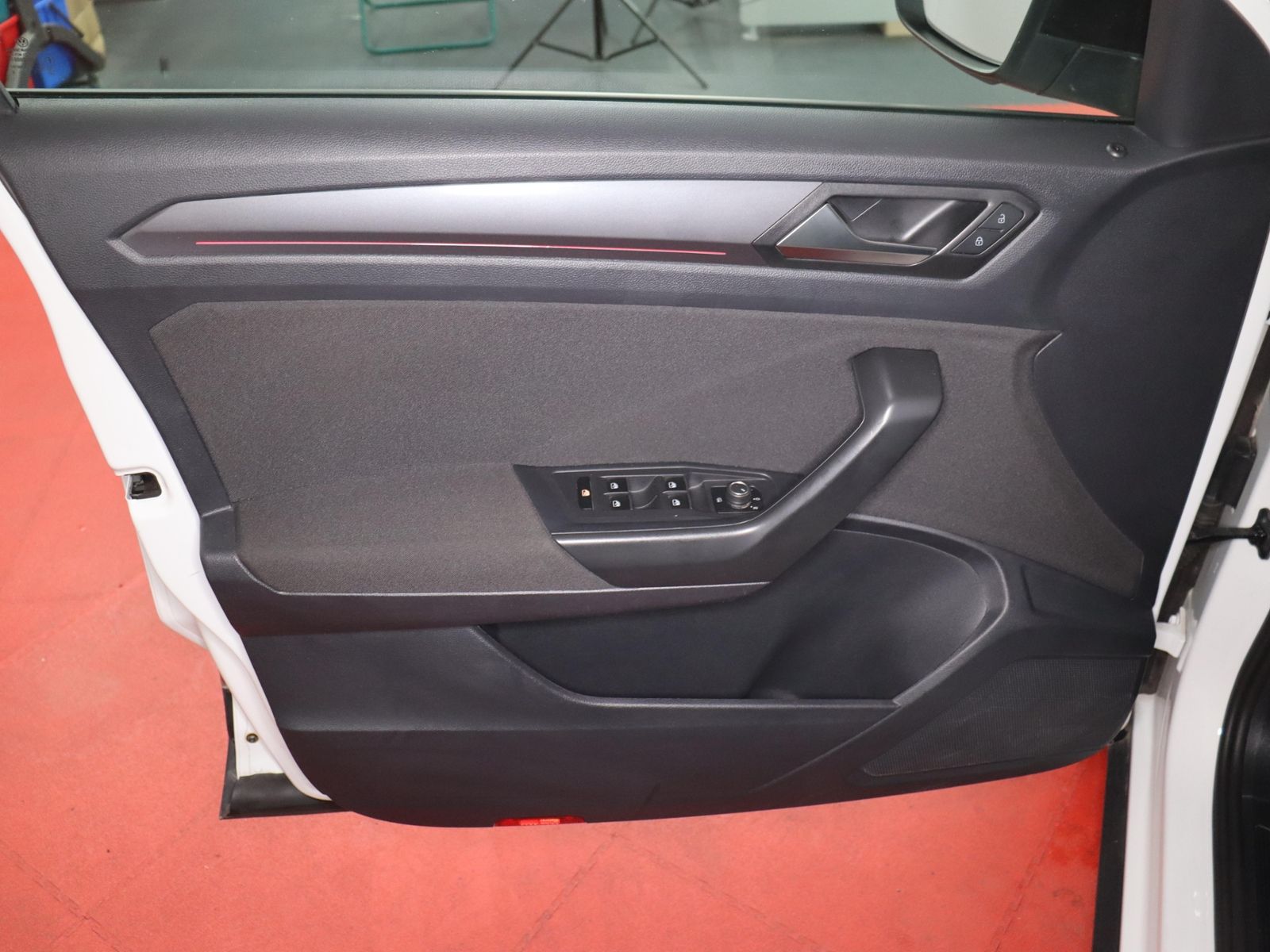 Volkswagen T-ROC 1.5TSI DSG - Samsaru's Car Outlet