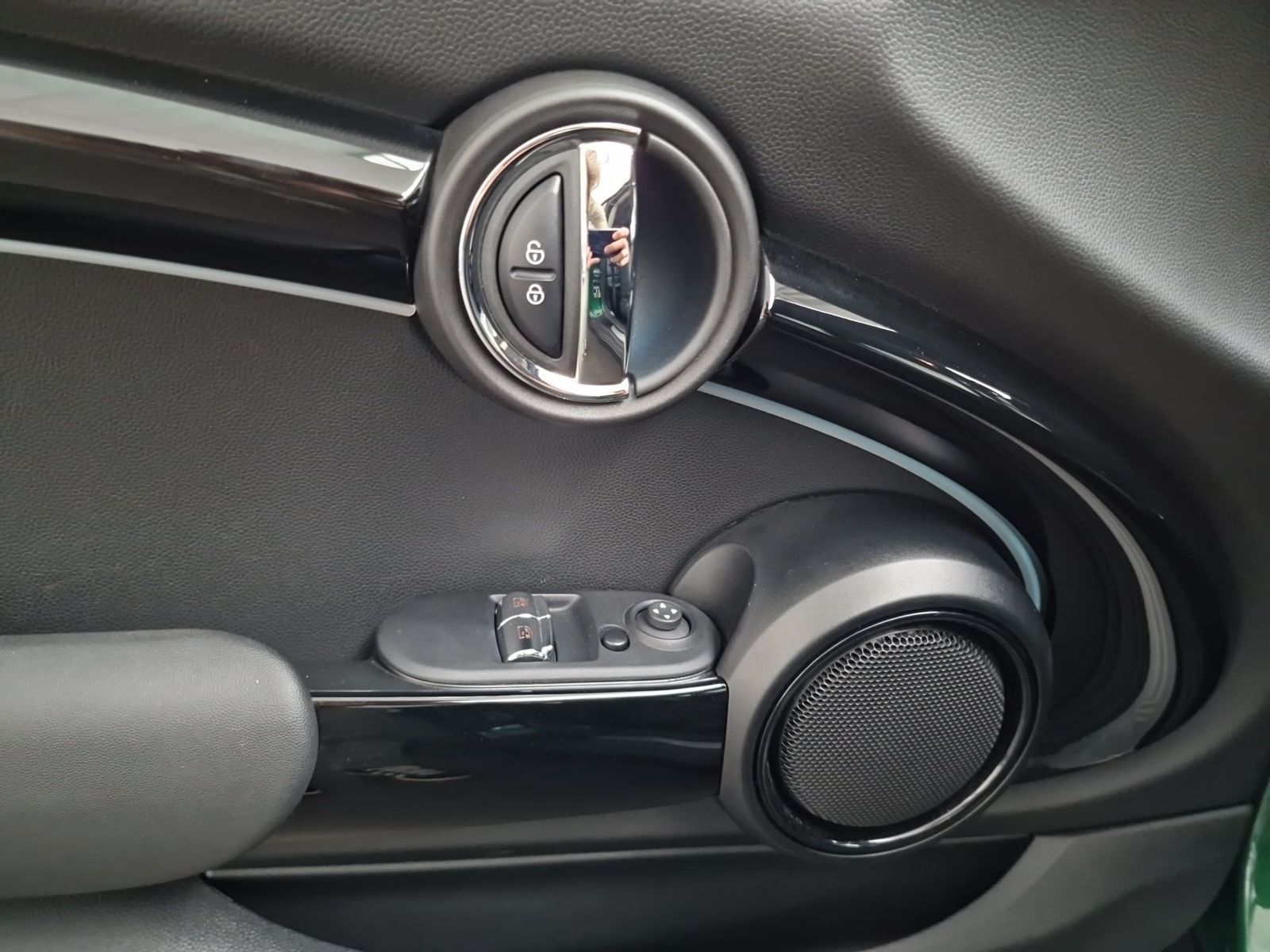 MINI Cooper SE 3-T. Classic - Samsaru's Car Outlet