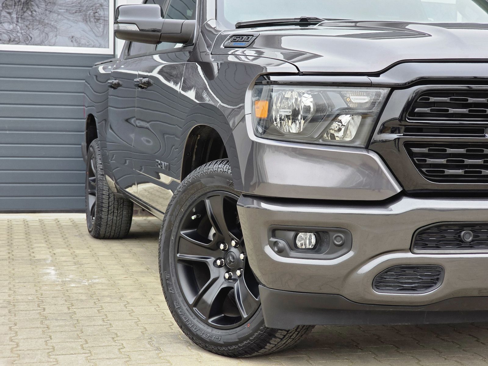 Dodge RAM 1500 5.7 4x4 Bighorn Night Kamera 12´´ PDC