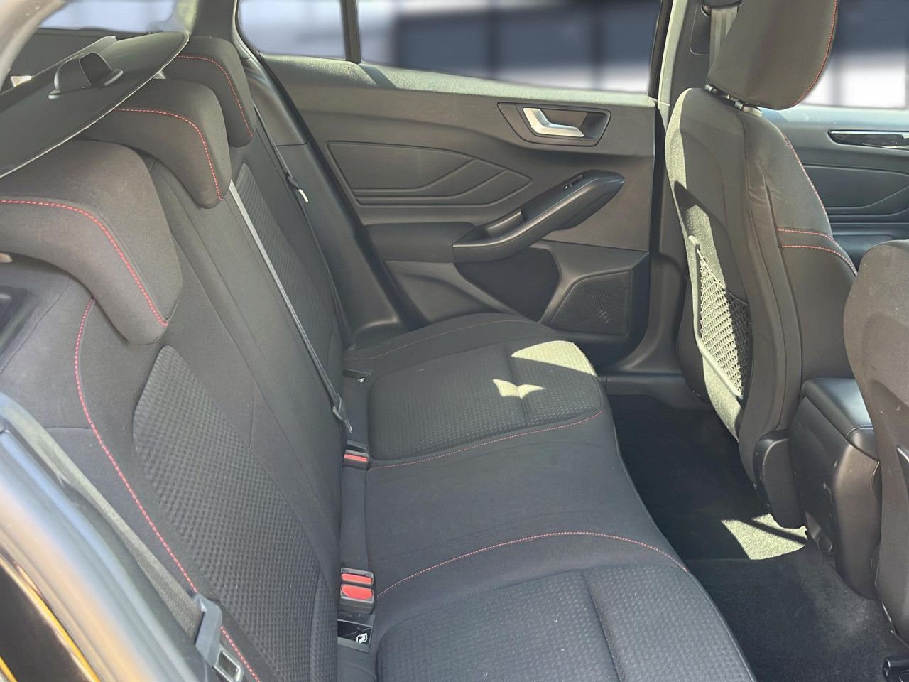 Ford Focus ST-Line Bluetooth Navi LED Klima