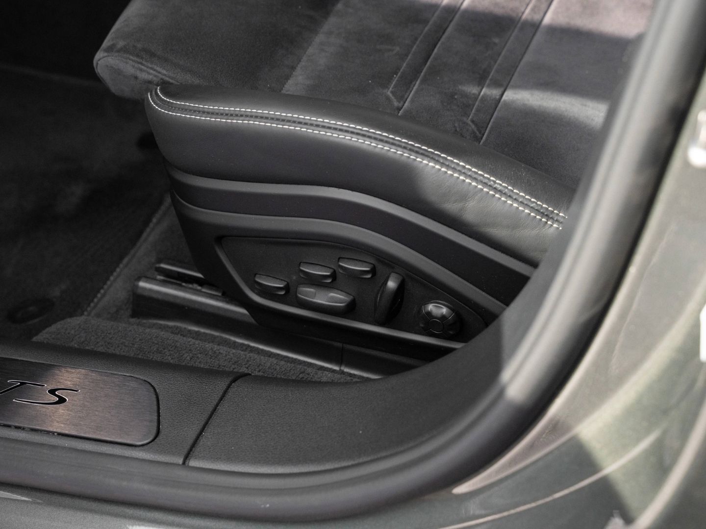 Porsche Panamera GTS Matrix Burmester Standheizung HUD