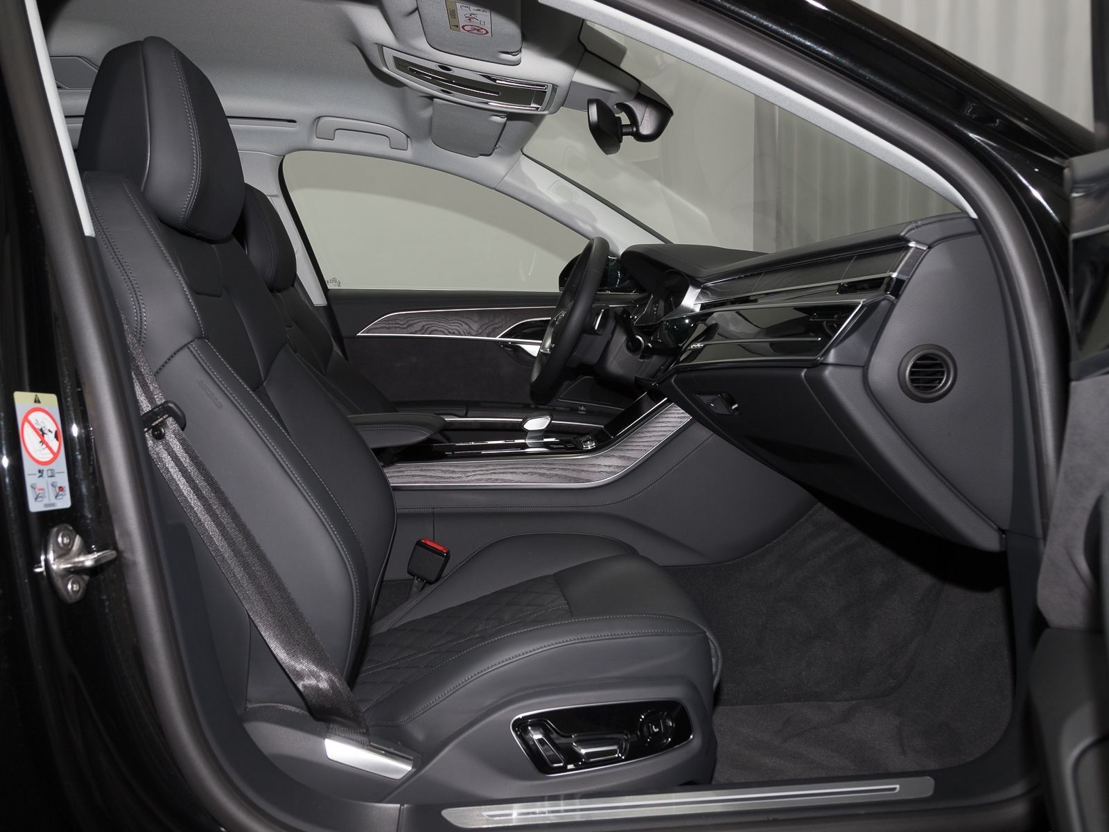 Audi A8 Lang 60 TFSIe Q NP150 LM20 4xMASSAGE RAUTENST" → "Audi A8 Lang 60 TFSIe Q - Samsaru's Car Outlet