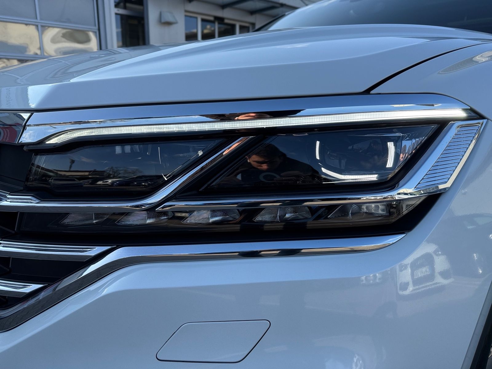 Volkswagen Touareg Atmosphere - Samsaru's Car Outlet