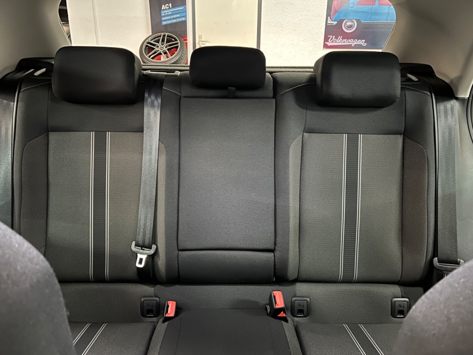 Volkswagen T-Roc Style - Samsaru's Car Outlet