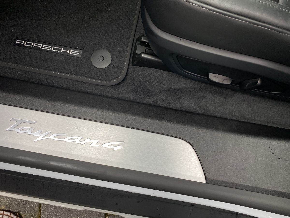 Porsche Taycan 4 Cross Turismo | Hinterachslenkung |