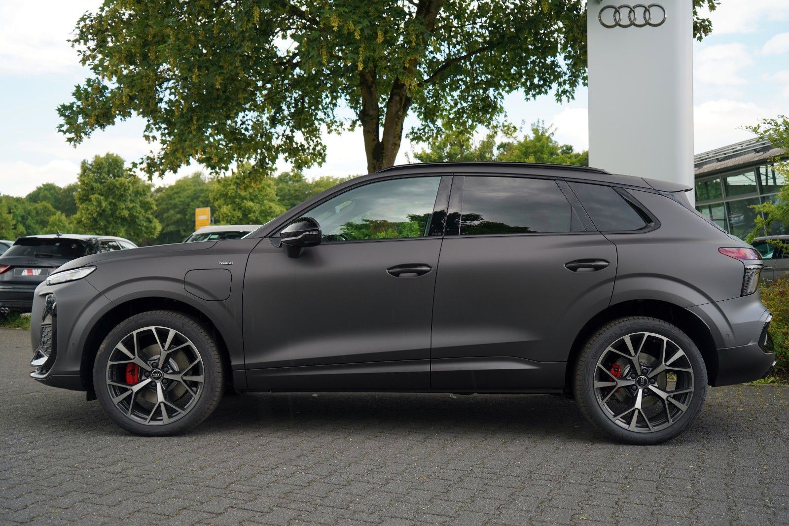 Audi Q3 SUV e-hybrid AHK S-LINE PANO TECH PRO MATRIX