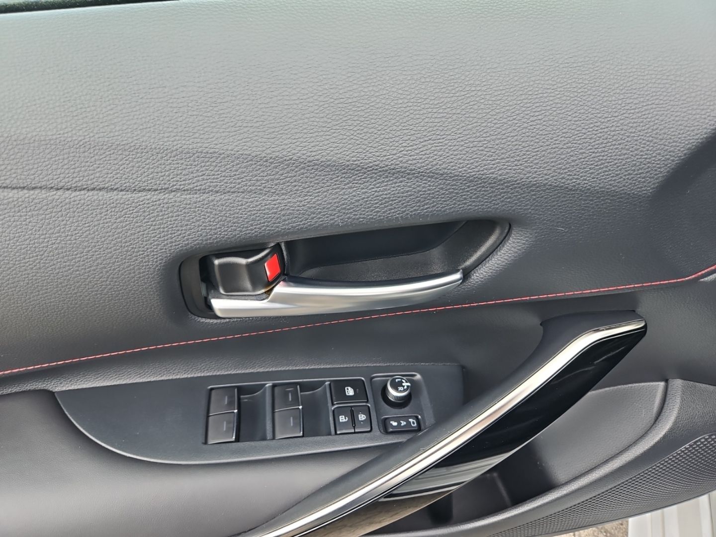 Toyota Corolla Touring Sports 2.0 Hybrid - Samsaru's Car Outlet