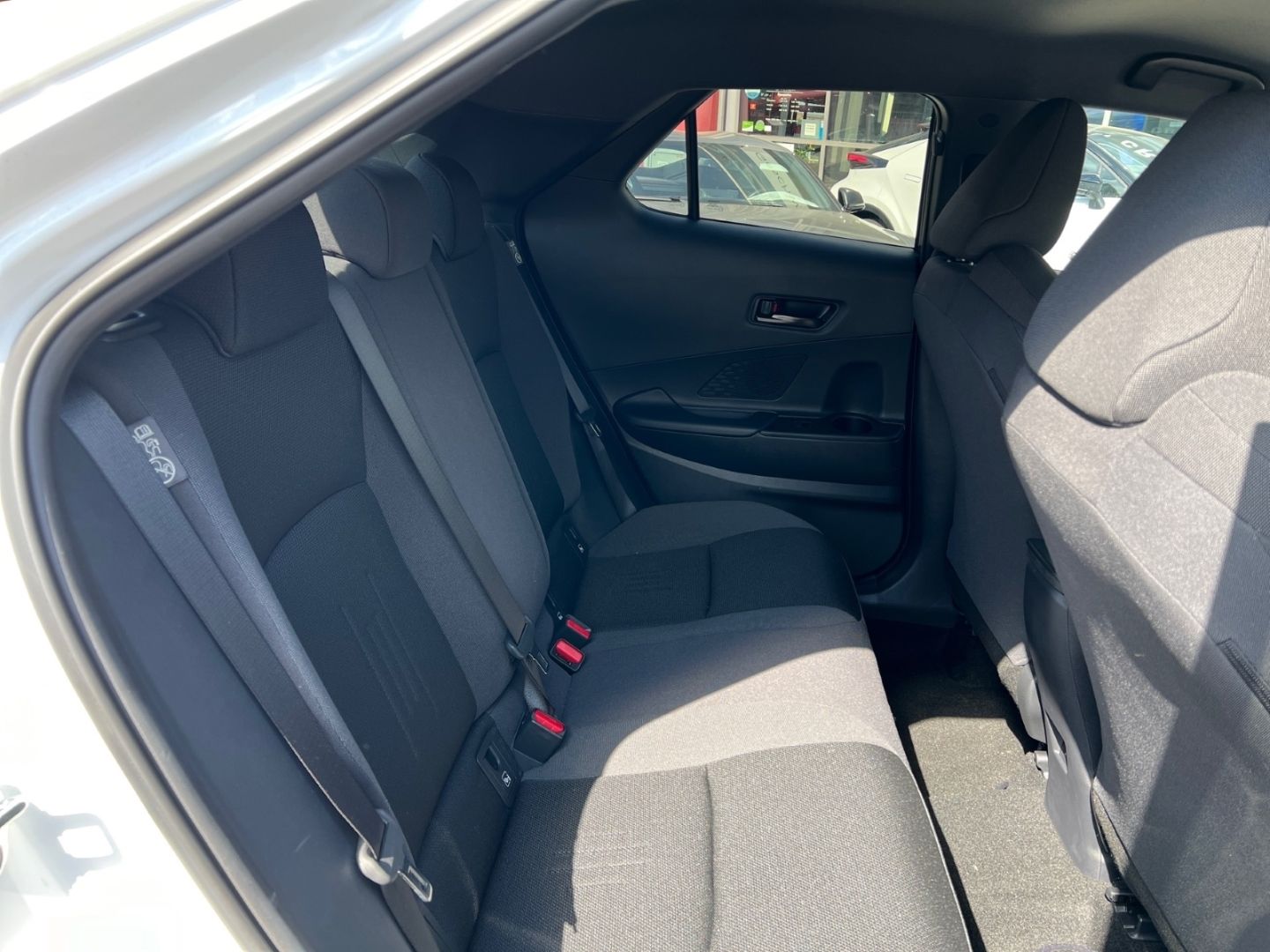 Toyota C-HR 1.8l Hybrid - Samsaru's Car Outlet