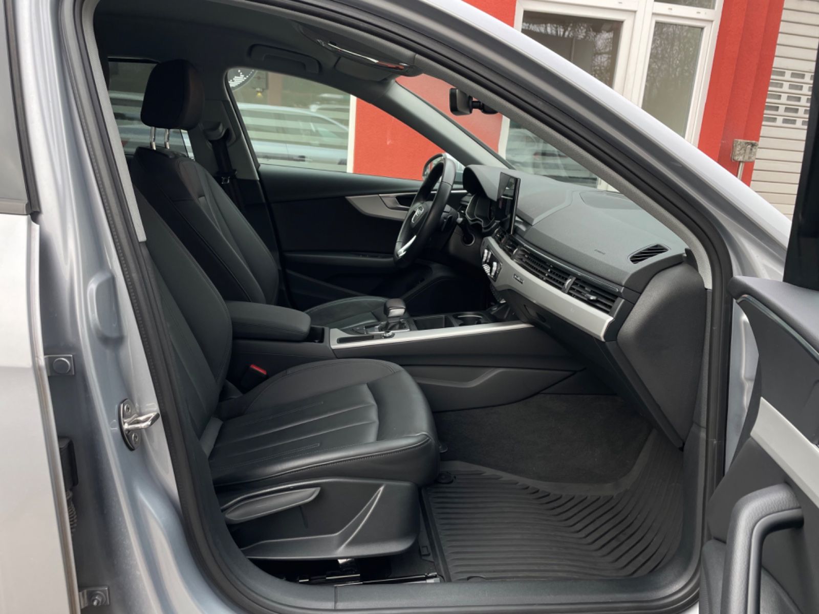 Audi A4 Lim. 40 TDI quattro advanced