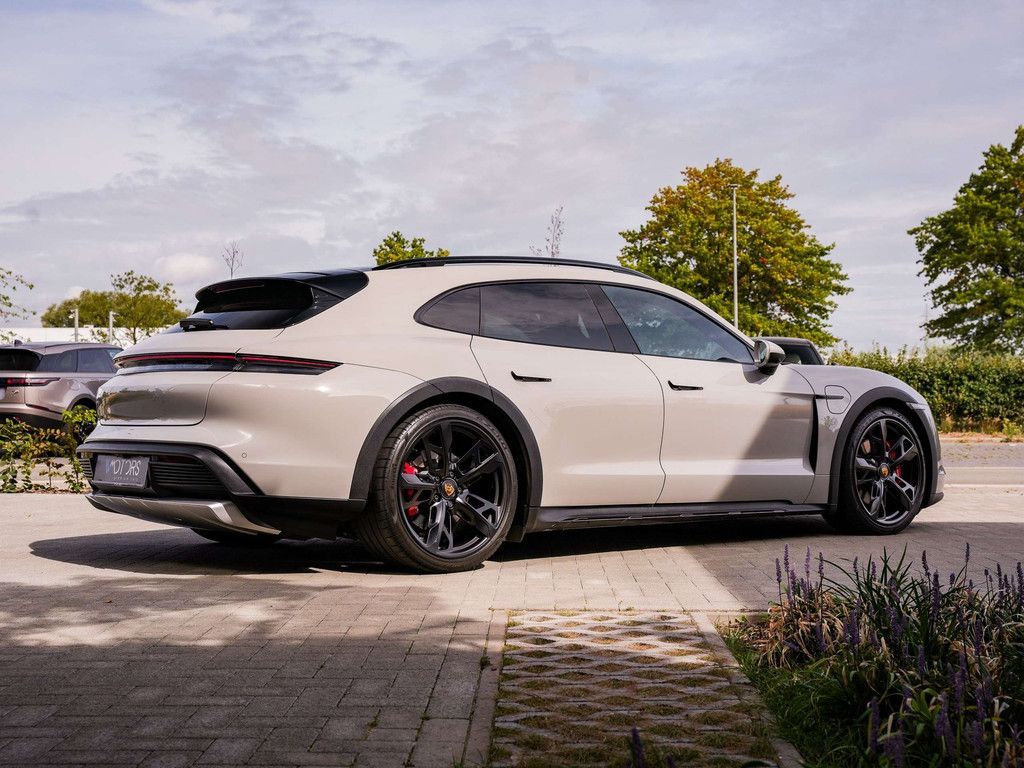 Porsche Taycan Cross Turismo 4S 93.4 kWh - ACC - Bose -