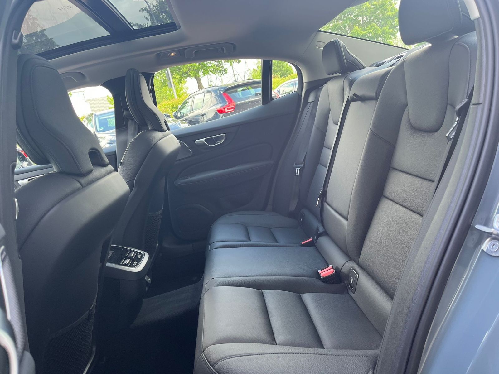 Volvo S60 B5 AWD Ultimate Dark Auto