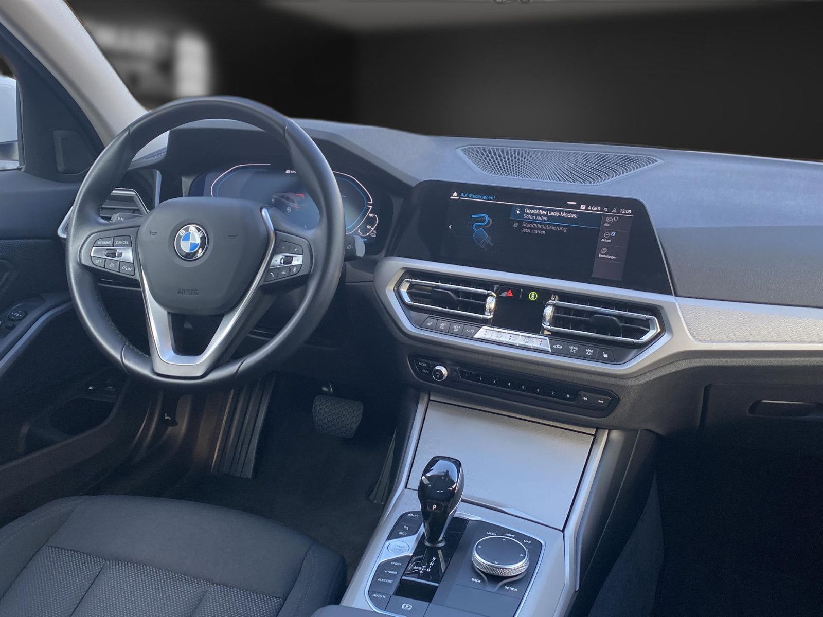 BMW 330 e - Samsaru's Car Outlet