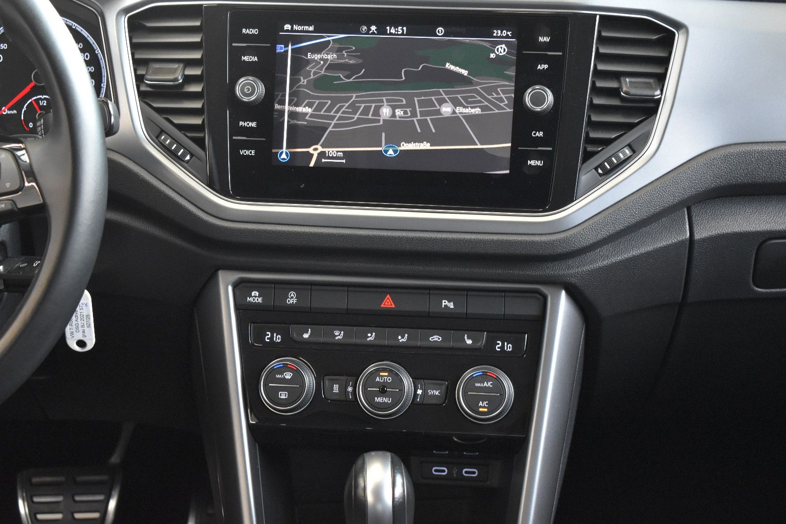 Volkswagen T-Roc 2.0TDI DSG Active - Samsaru's Car Outlet