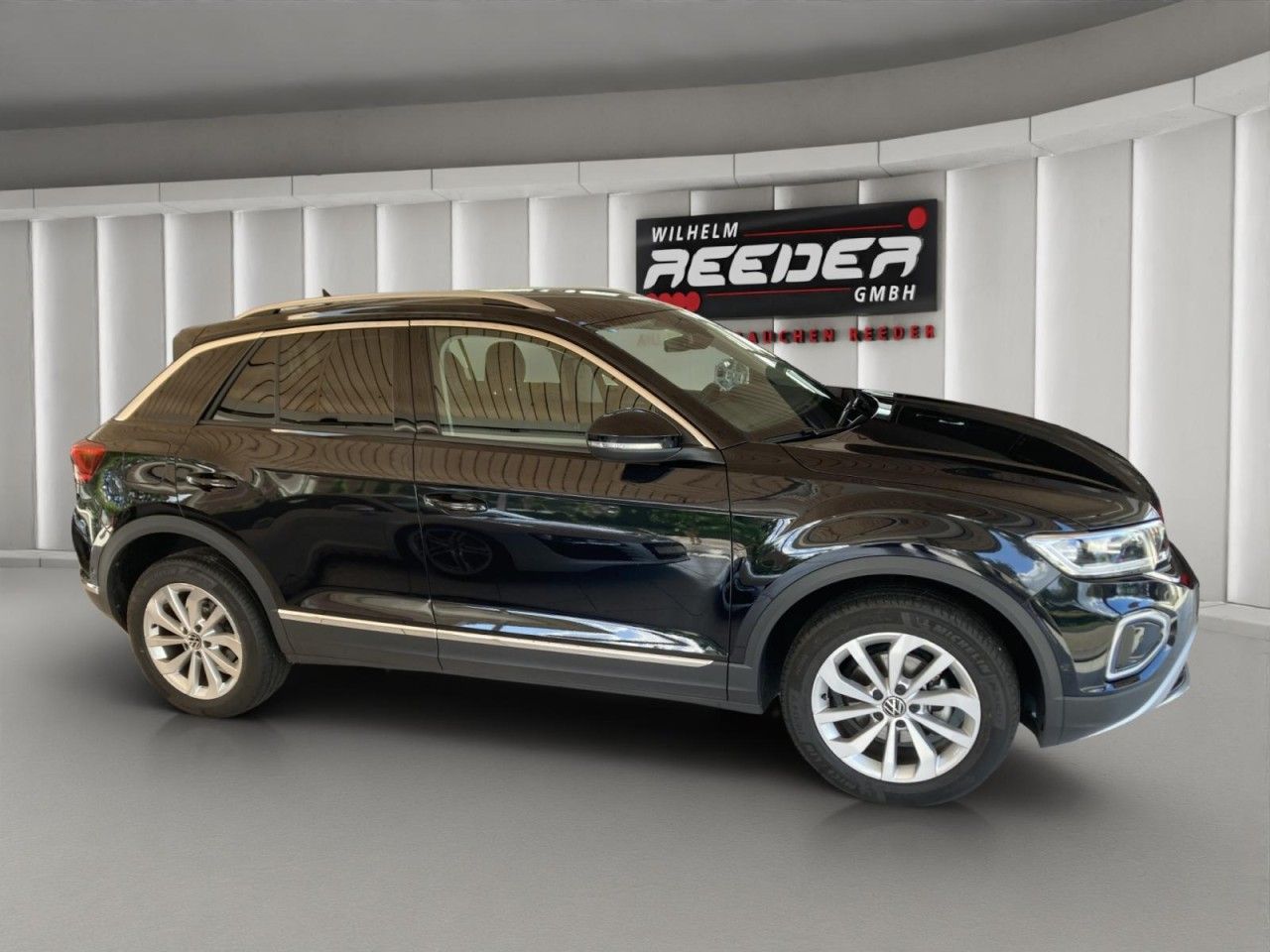 Volkswagen T-Roc 1.0 TSI Style - Samsaru's Car Outlet