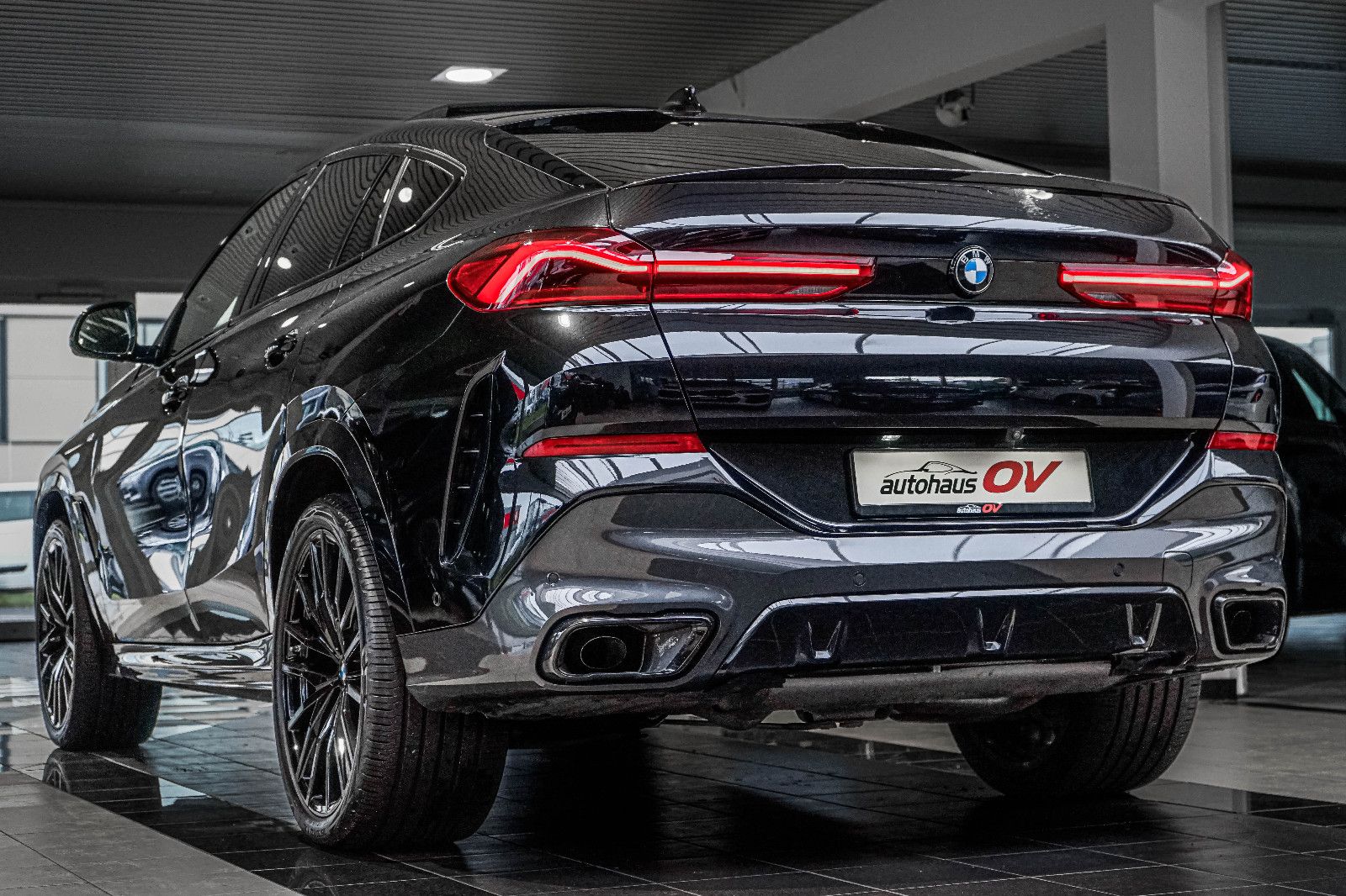 BMW X6 40xd M Sport*3xTV*Carbon*Massage*ACC*PanoSKY*