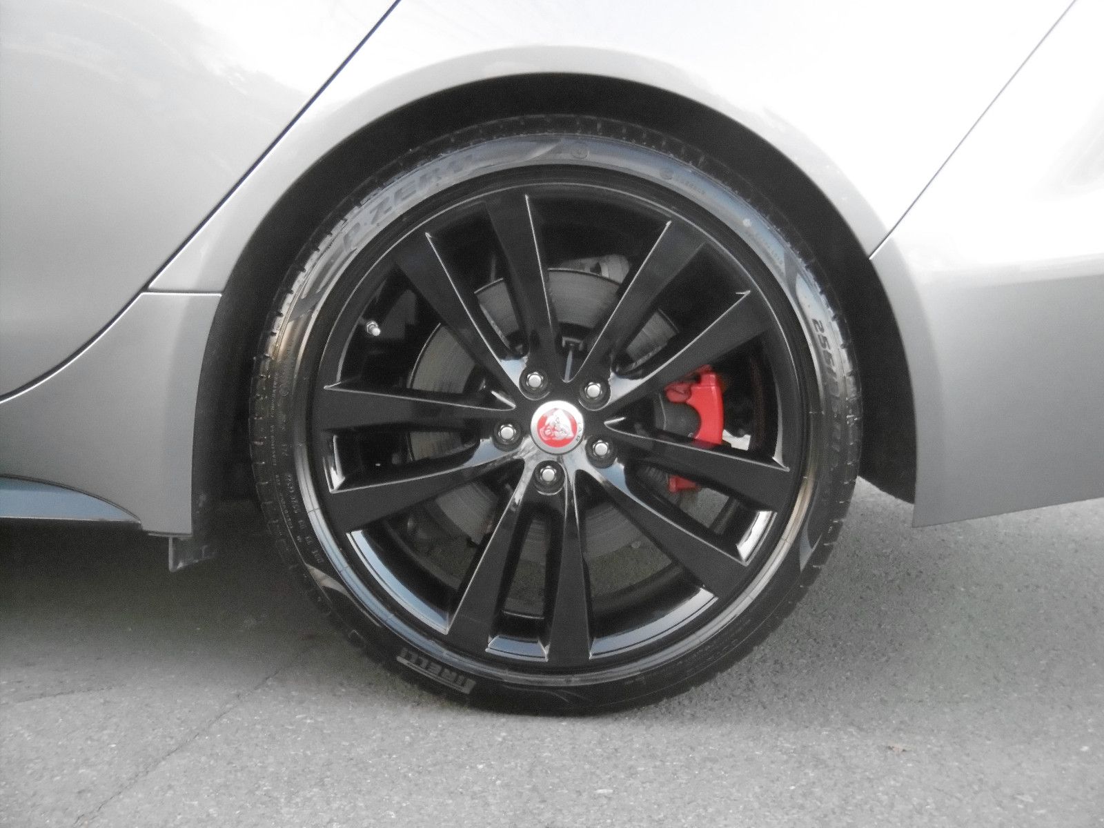 Jaguar XE R-Dynamic Black Edi. AWD AHK Leder el. Sitze