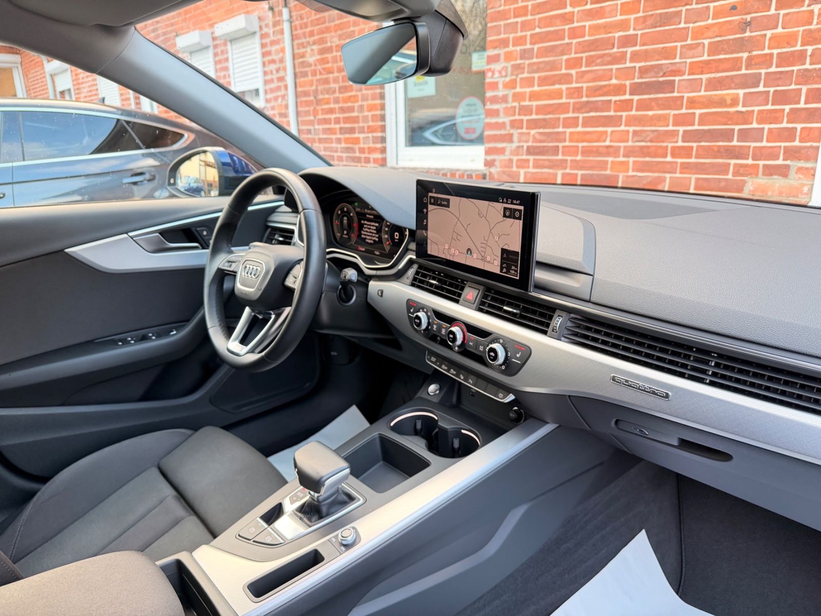 Audi A4 Avant 40 TDI quattro*AHK/HEAD-UP/KAMERA/SHZ*