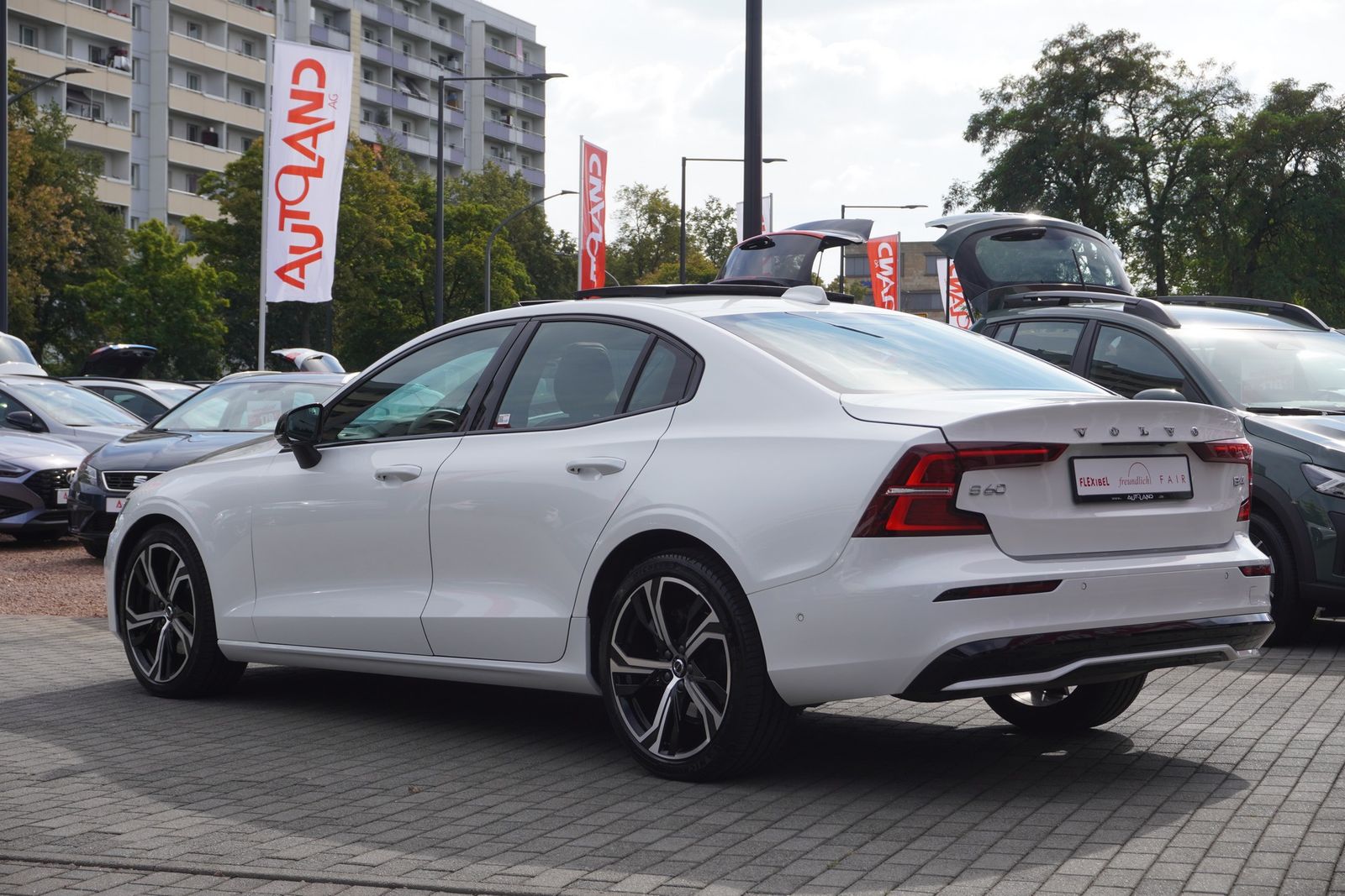 Volvo S60 2.0 M-Hybrid Plus Dark LED Panorama 360° DAB