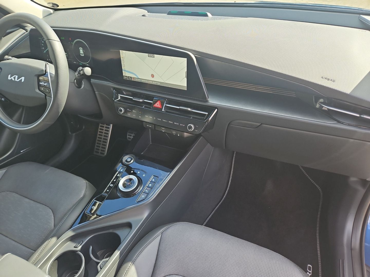 Kia Niro NIRO 1.6 DCT6 Plug-in Hybrid Spirit+ - Samsaru's Car Outlet
