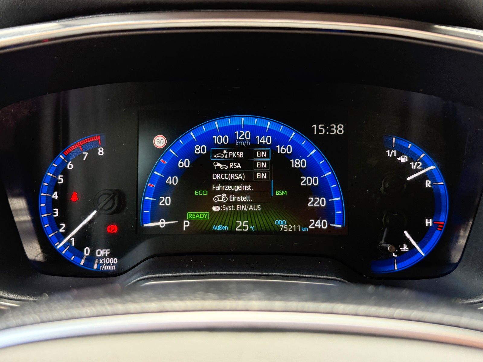Toyota Corolla Touring Sports Hybrid Team D