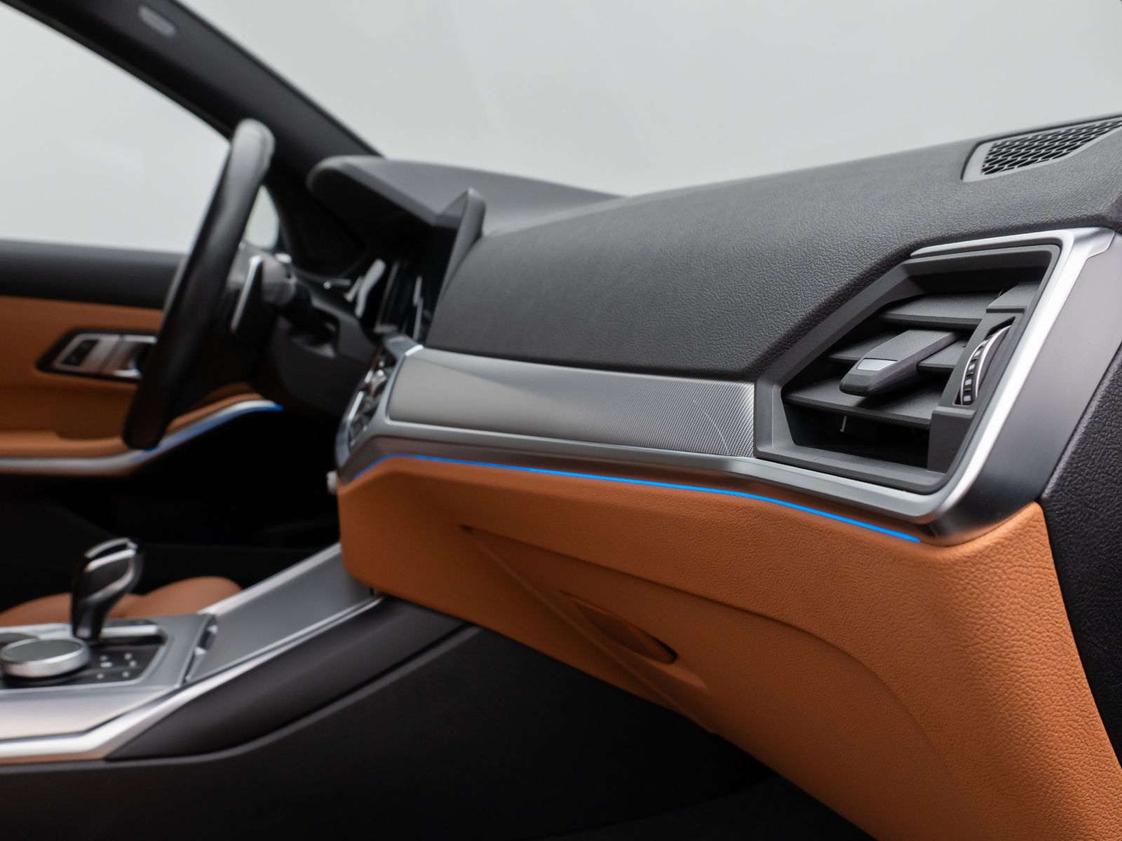 BMW 330e M Sport - Samsaru's Car Outlet