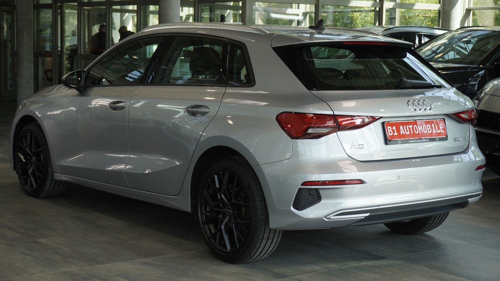 Audi A3 Sportback 30 TFSI advanced - Samsaru's Car Outlet