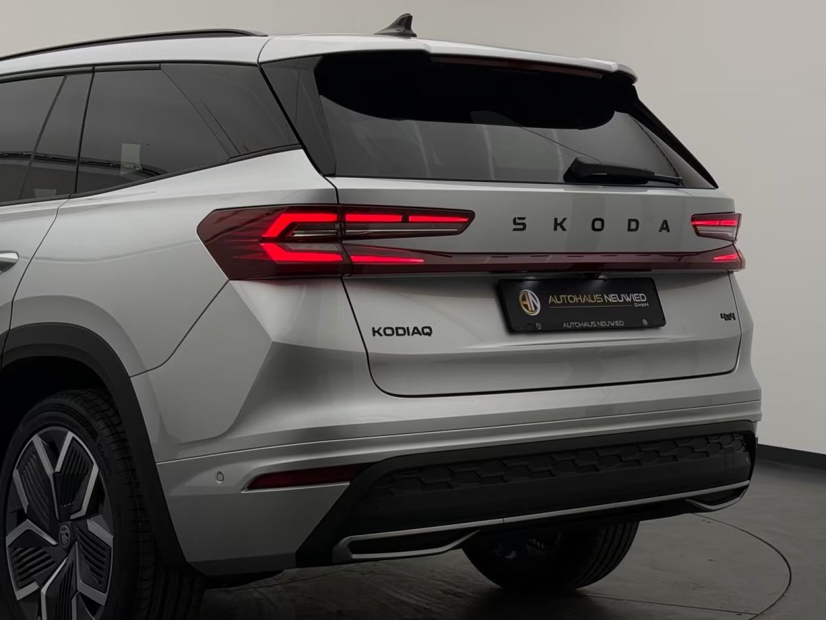 Skoda Kodiaq 2.0 TDI 4x4 Sportline +STDHZ+360+20"+AHK+