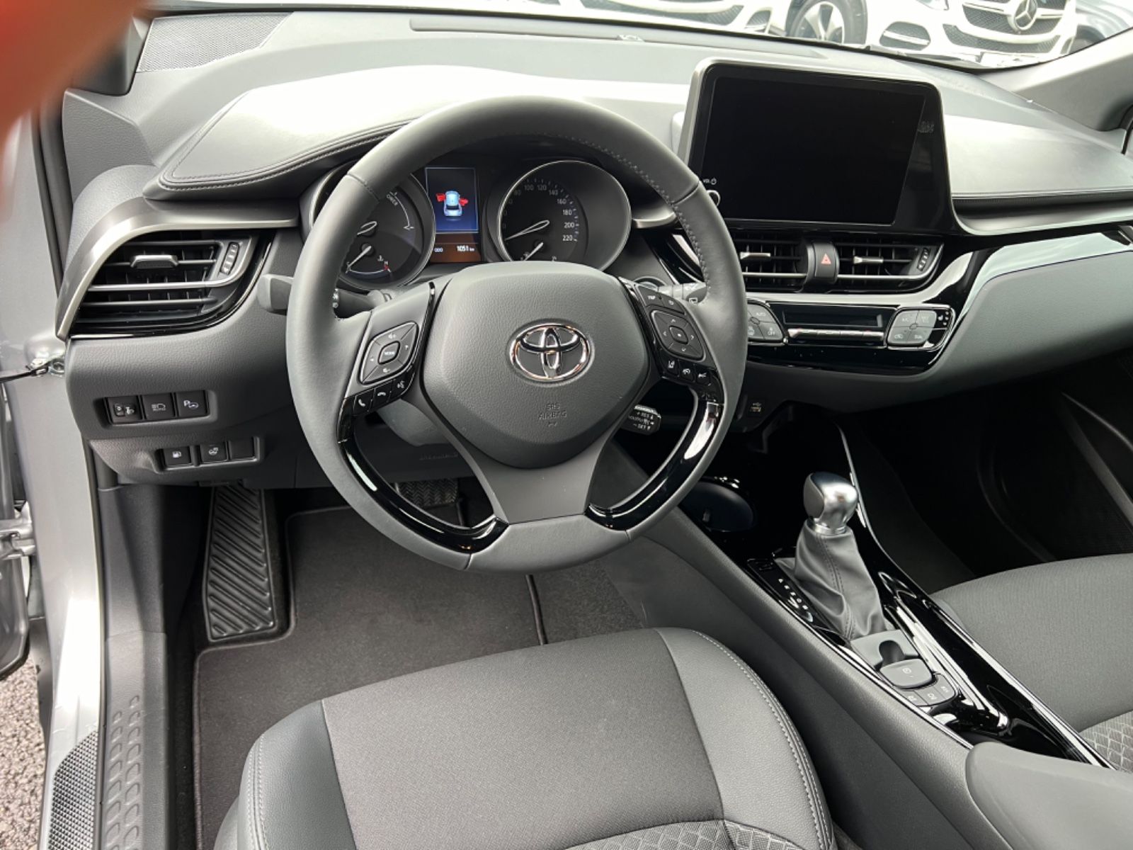 Toyota C-HR Hybrid 1.8 Team - Samsaru's Car Outlet