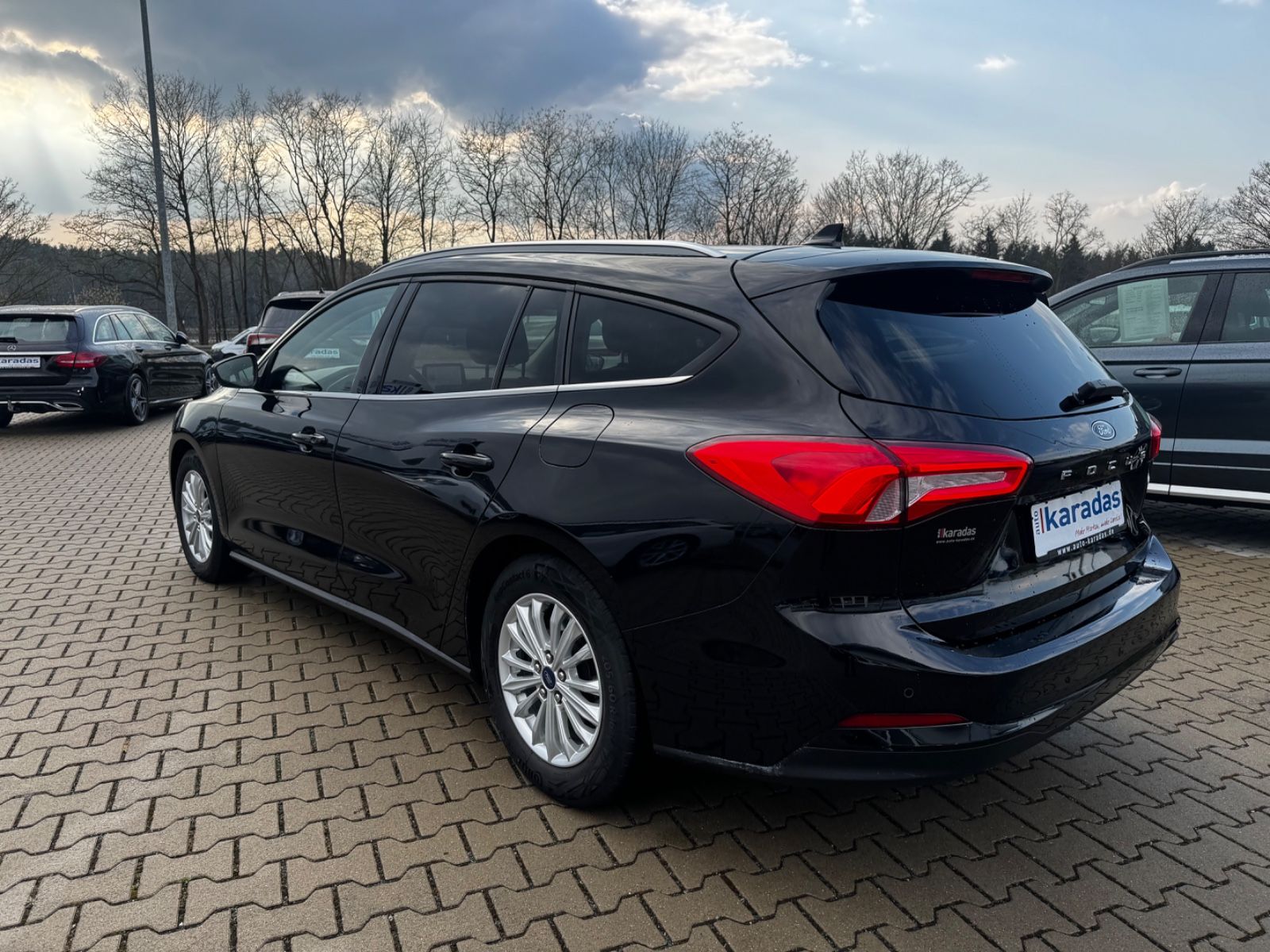 Ford Focus Turnier 2,0 EcoBlue Titanium - Samsaru's Car Outlet