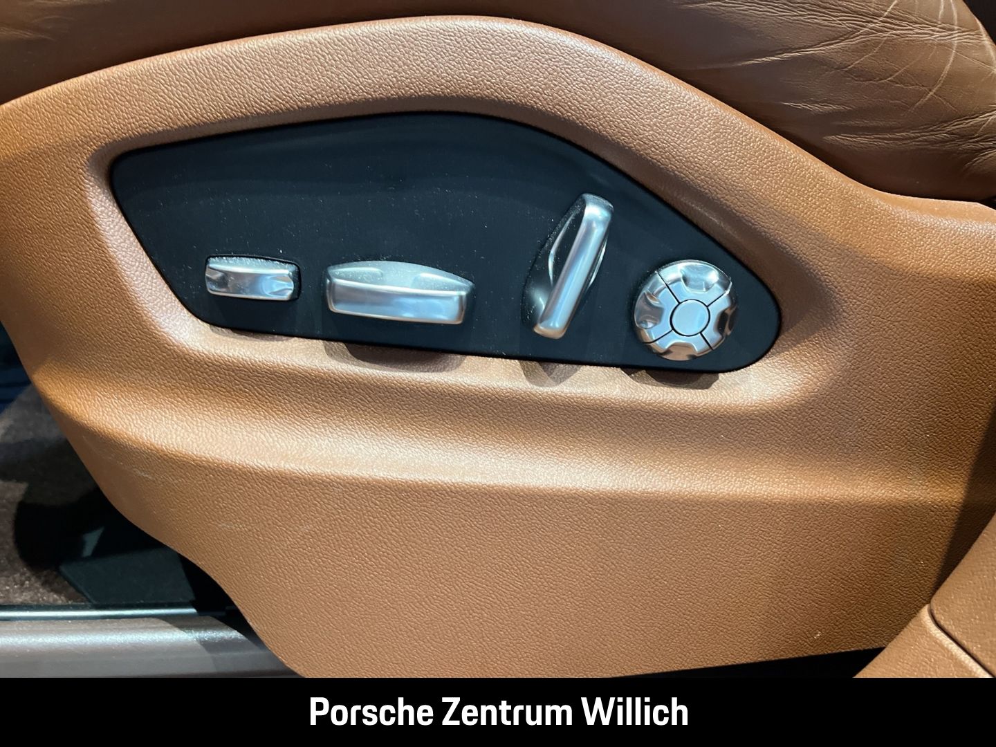 Porsche Cayenne E-Hybrid Clubleder Luftfederung 21-Zoll