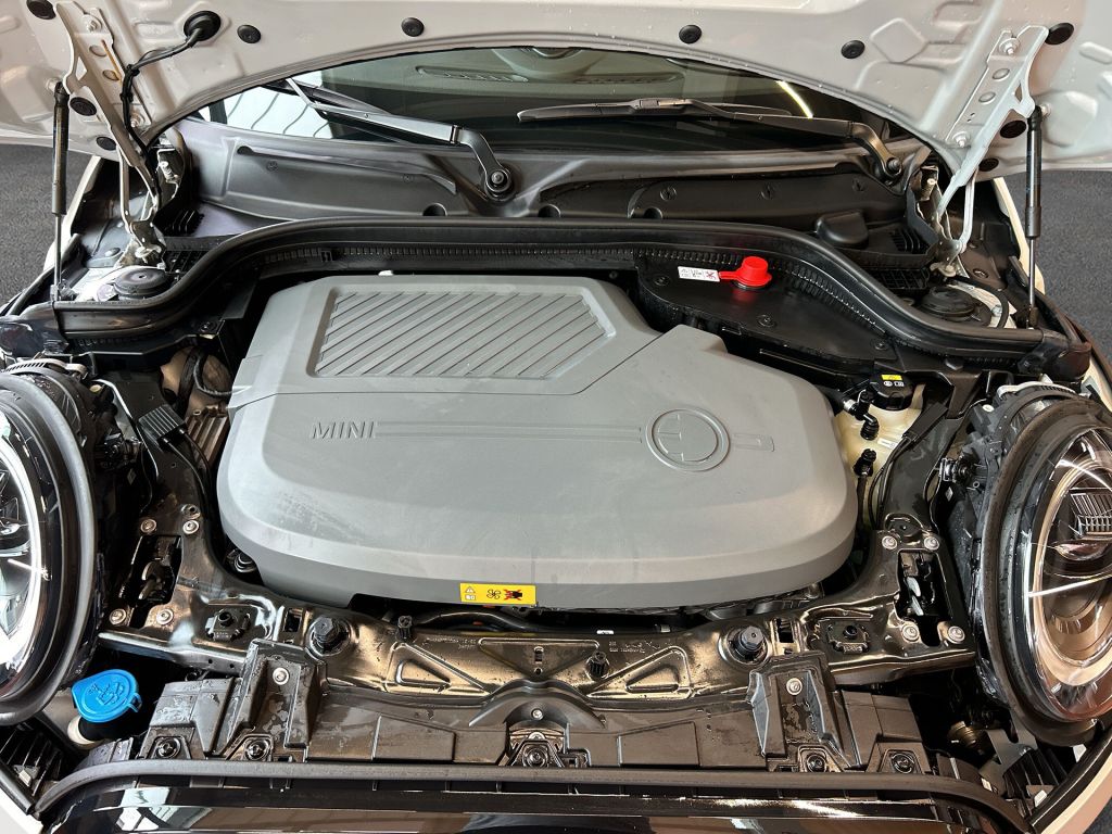 MINI Cooper SE MINI Yours Trim - Samsaru's Car Outlet