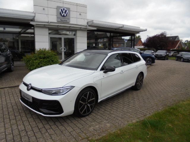 Volkswagen Passat 1.5 eHybrid R-Line, AHK,Leder,Pano.,5JG