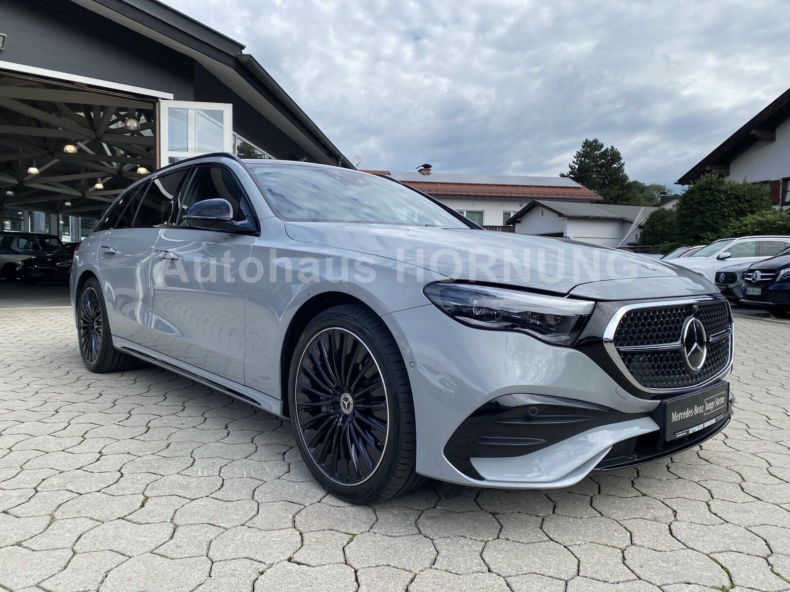 Mercedes-Benz E 450d 4M AMG AIR DIGI HUD AHK NIGHT 360° PANOSD