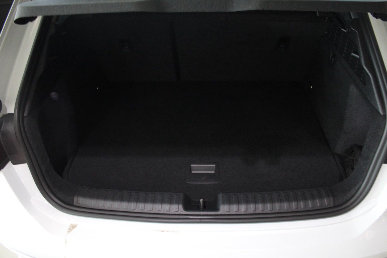 Audi A3 Sportback 35 TFSI Sport - Samsaru's Car Outlet