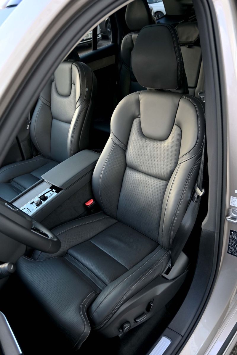 Volvo XC90 AWD T8/ B&W/ AIR/ LUXURY/ 360C/ DARK/FULL