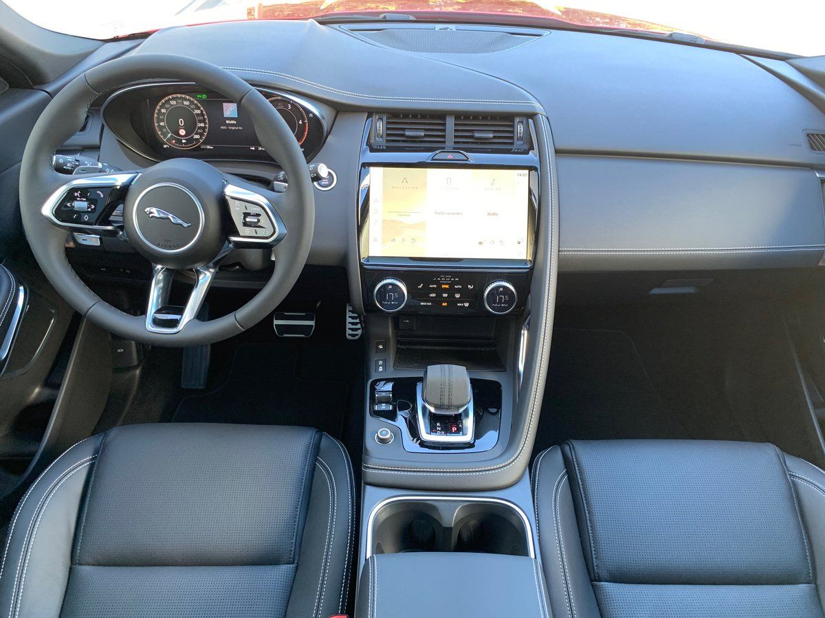 Jaguar E-PACE R-DYNAMIC SE D165 AWD DAB+ACC+LED+SHZG+LM