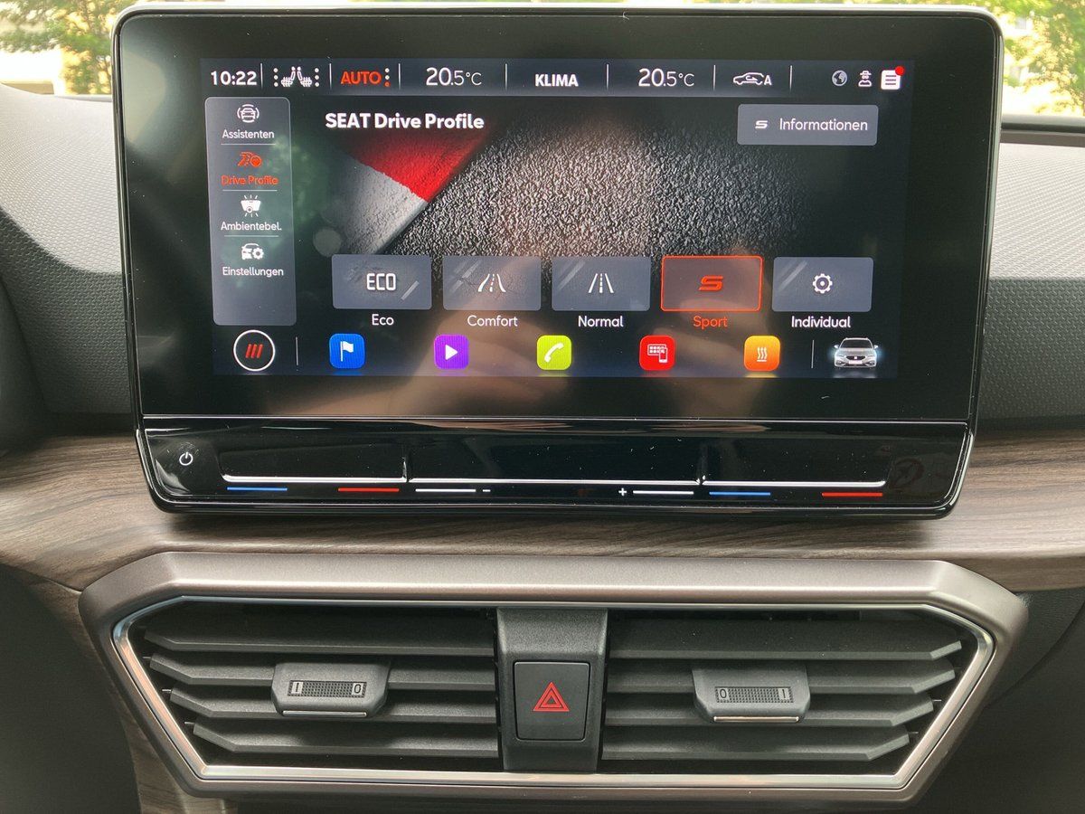 Seat Leon SPORTSTOURER XCELLENCE 1.5 eTSI DSG PANO