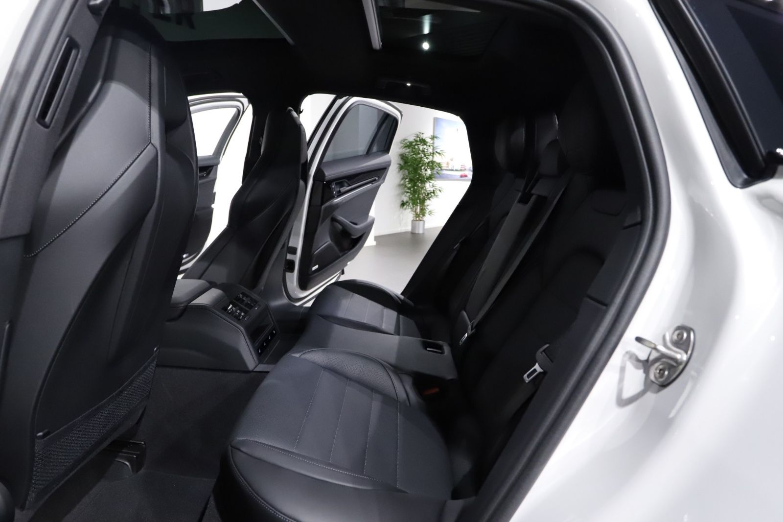 Porsche Panamera 4 E-Hybrid*Sp.Dsgn.*Sp.Abgs.*ACC*Pano*