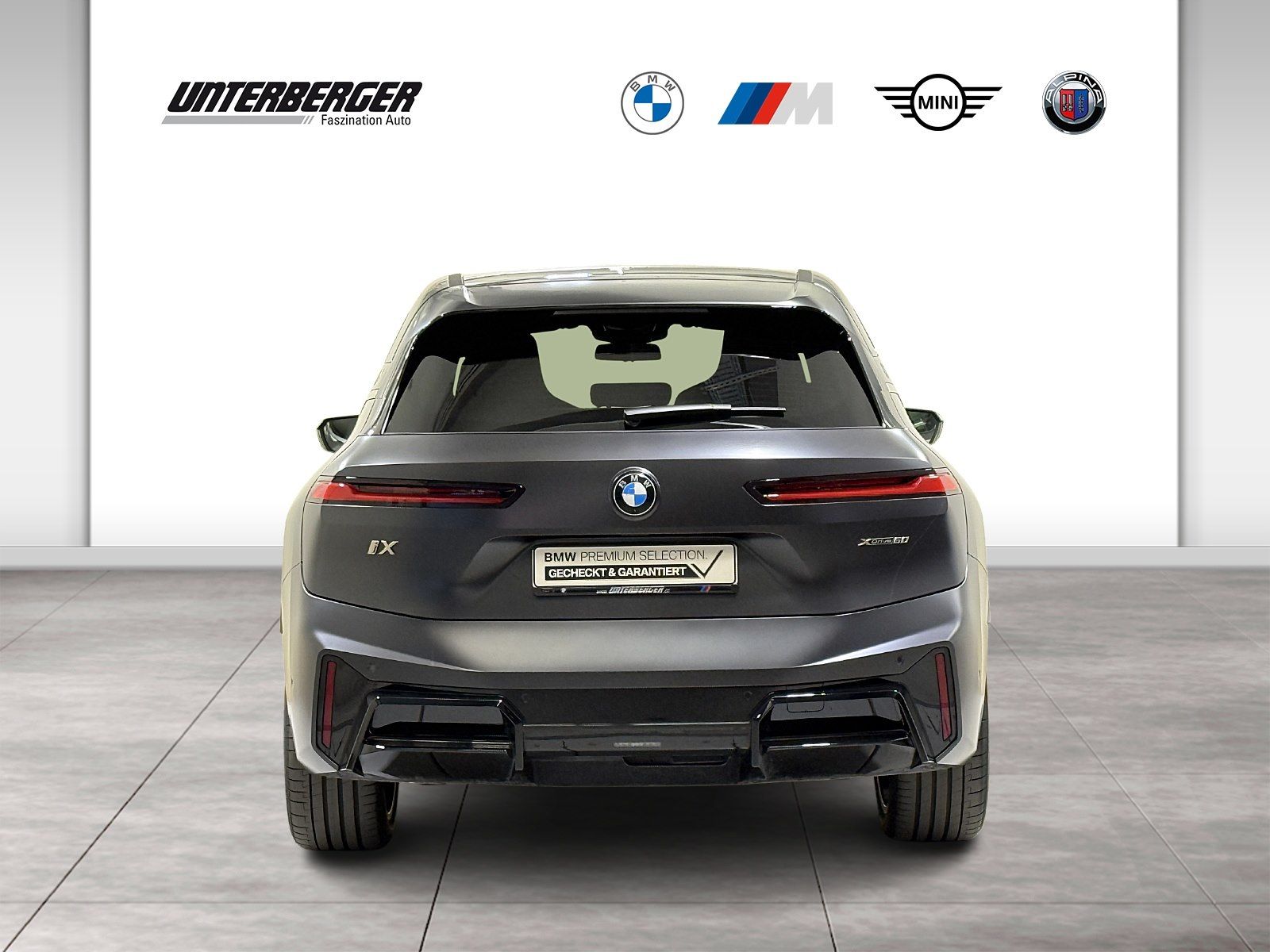 BMW iX xDrive60 M Sportpaket AHK Luftfeder B&W ACC