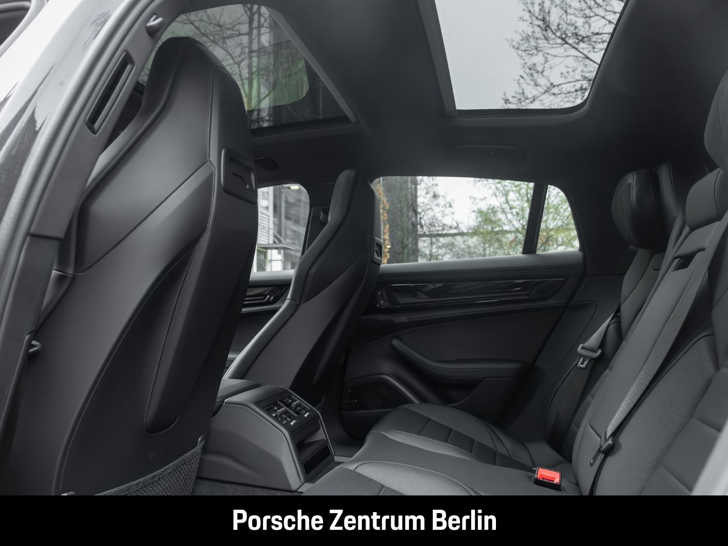 Porsche Panamera 4 E-Hybrid Head-Up InnoDrive Parklenkas