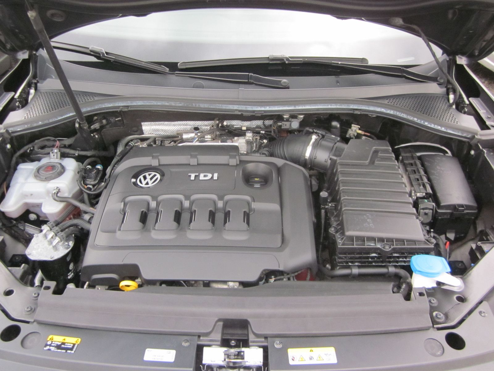 Volkswagen Tiguan 4M R-Line Black - Samsaru's Car Outlet
