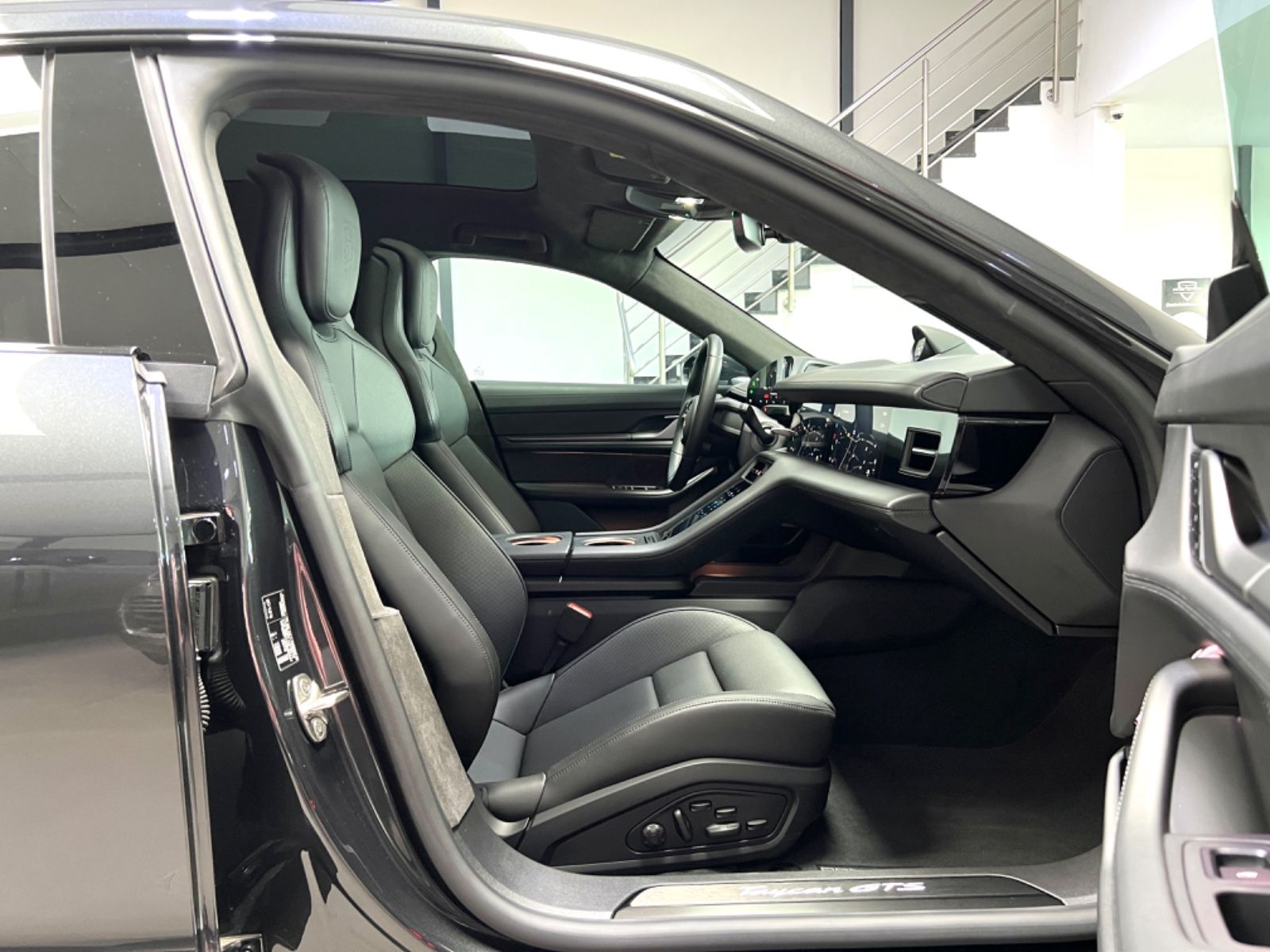Porsche TAYCAN GTS SPORT TURISMO PANO BOSE® 360°CAM 21"