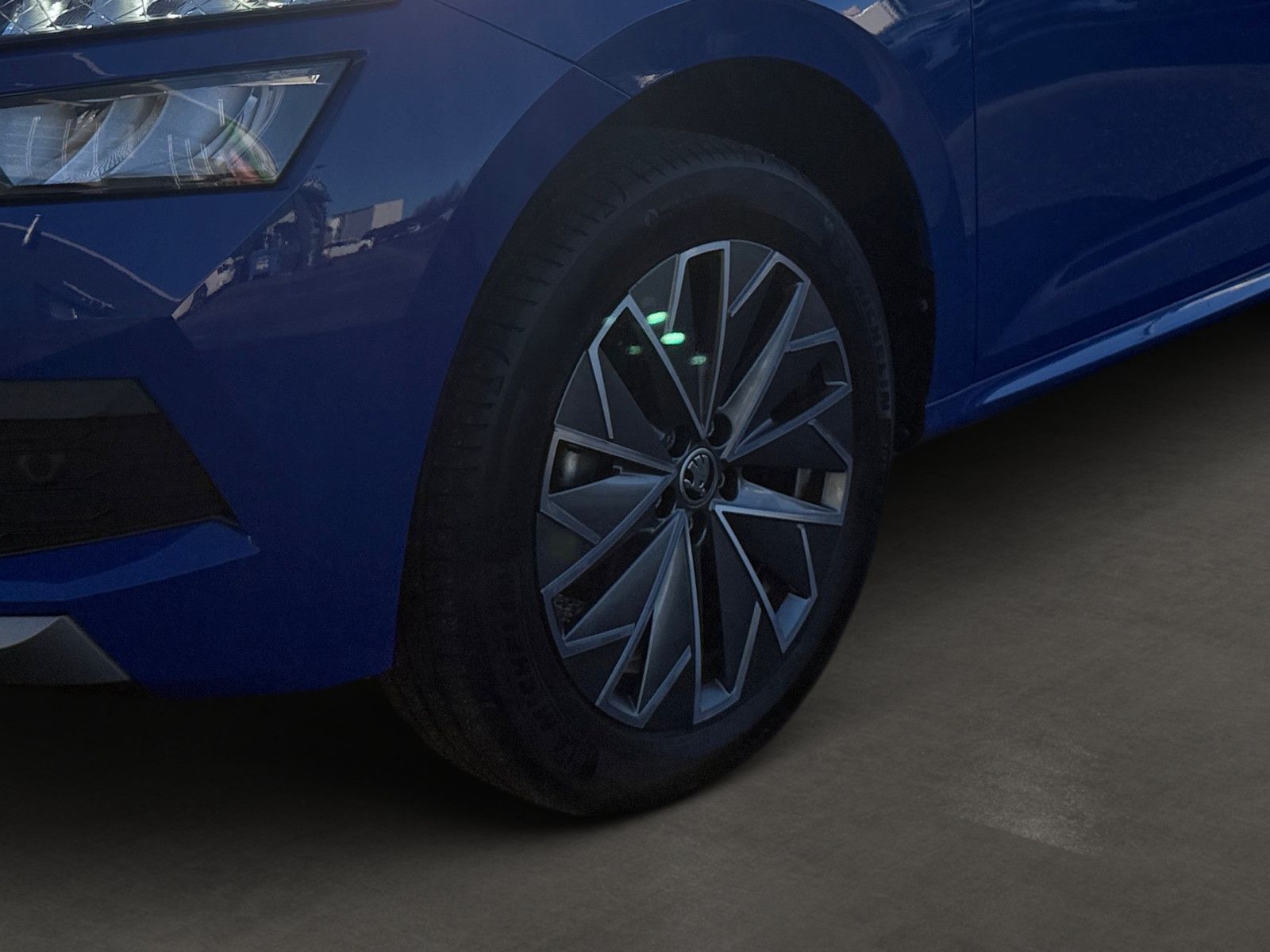 Skoda Kamiq 1.0 TSI Tour - Samsaru's Car Outlet