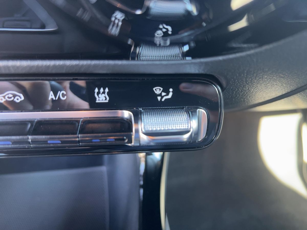 Mercedes-Benz CLA 250 e AMG Line - Samsaru's Car Outlet