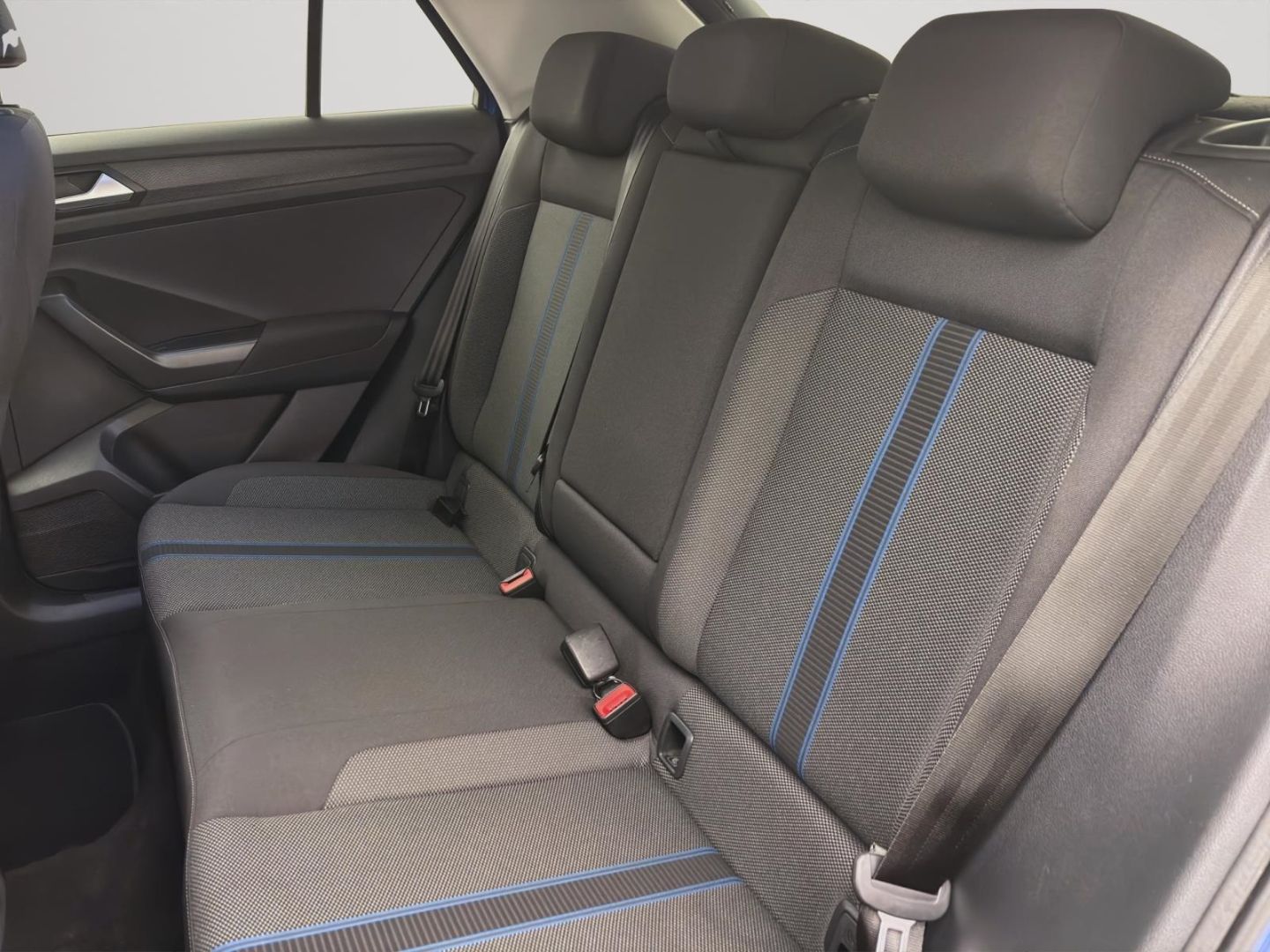 Volkswagen T-Roc 1.5 TSI STYLE - Samsaru's Car Outlet