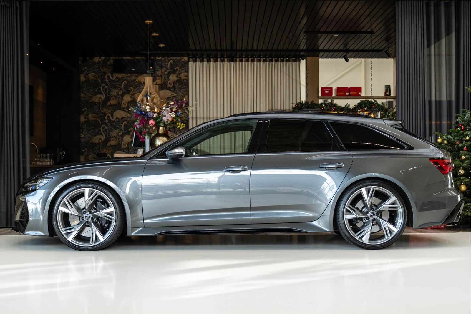 Audi RS6 Avant TFSI quattro | BTW | AHK | PANO | B&O