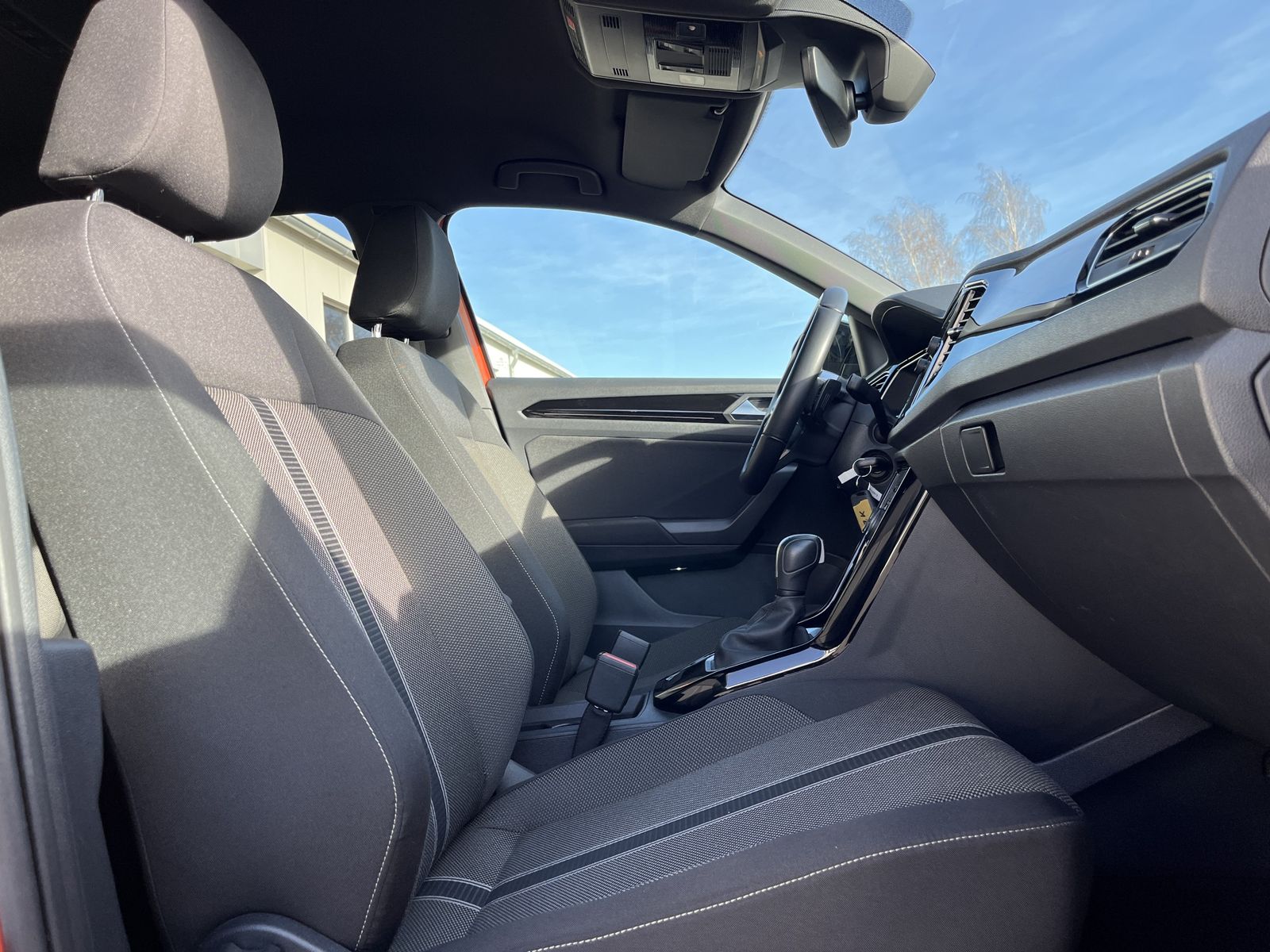 Volkswagen T-Roc 2.0 TDI DSG Style - Samsaru's Car Outlet