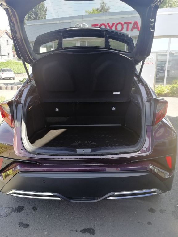 Toyota C-HR 2.0 Hybrid - Samsaru's Car Outlet