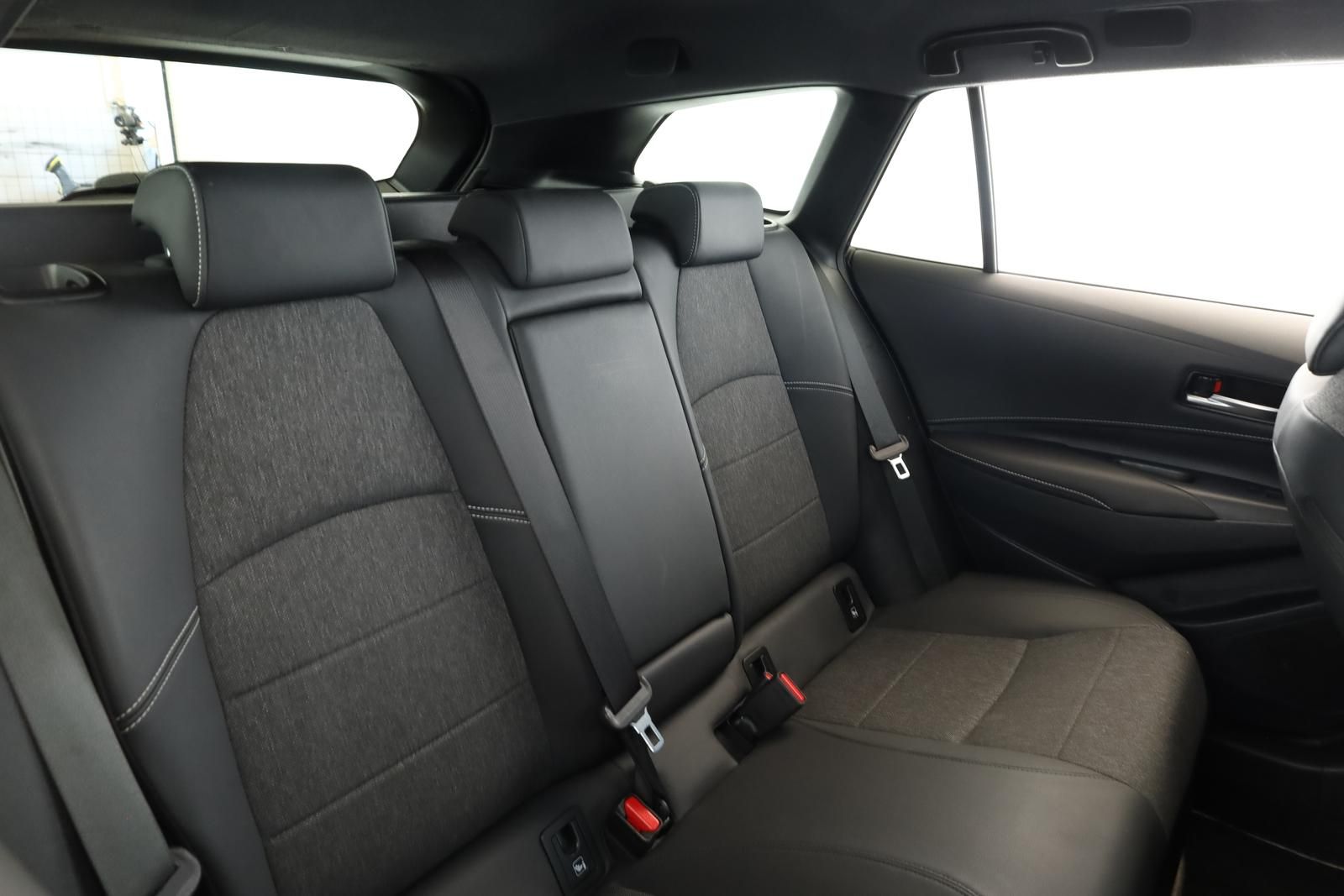 Toyota Corolla Touring Sports 1.8 CVT Team D Navi Kam